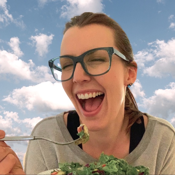 Meet your Posher, Magda - Picture 3 of 3